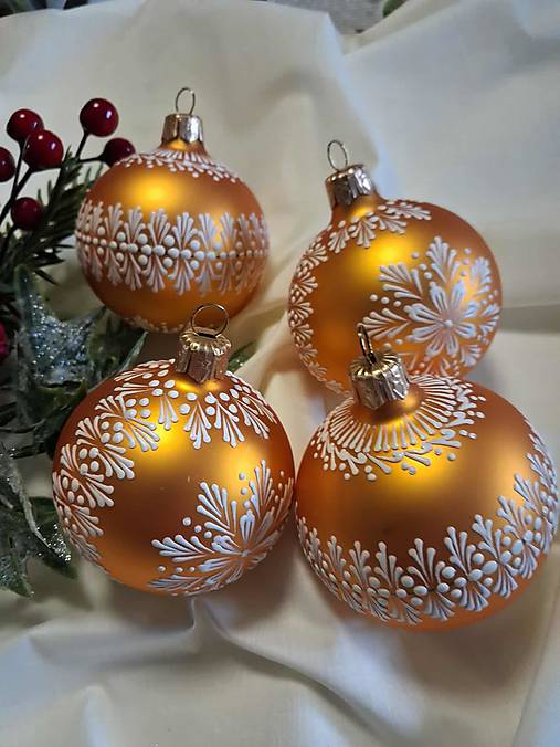 Dekorácie - Vianočné gule zdobené voskom-zlaté - 17761828_