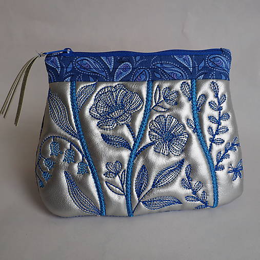 Taštičky - Vyšívané puzdro Modré zvončeky veľ. S 1925 - 17763072_