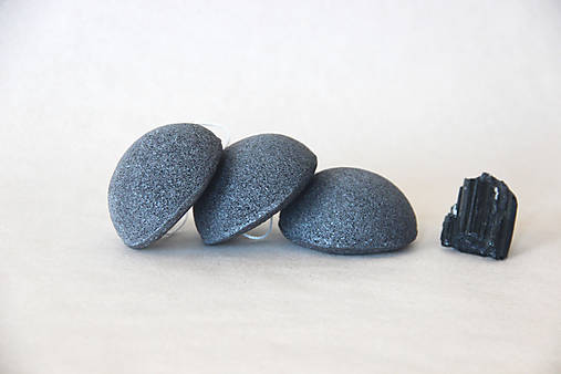 Konjac čierna_prírodná špongia na čistenie pleti