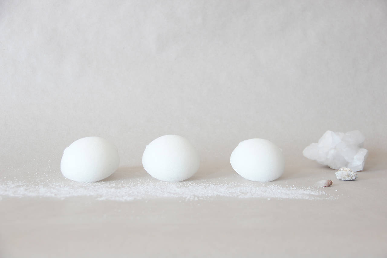 Konjac biela_prírodná špongia na čistenie pleti