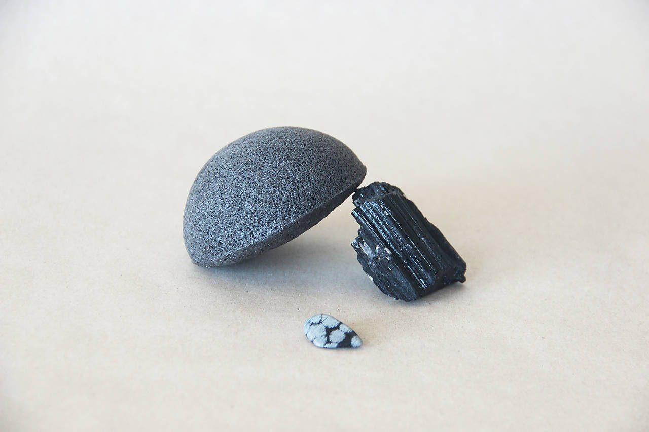 Konjac čierna_prírodná špongia na čistenie pleti