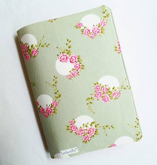 Papiernictvo - Obal na knihu nastaviteľný - Ruže na svetlozelenej (bavlna) - 17766446_