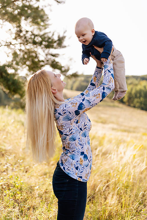 Oblečenie na dojčenie - Tričko na dojčenie – modré kvety - 17766491_