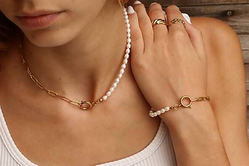 Retiazkový náramok s perlami