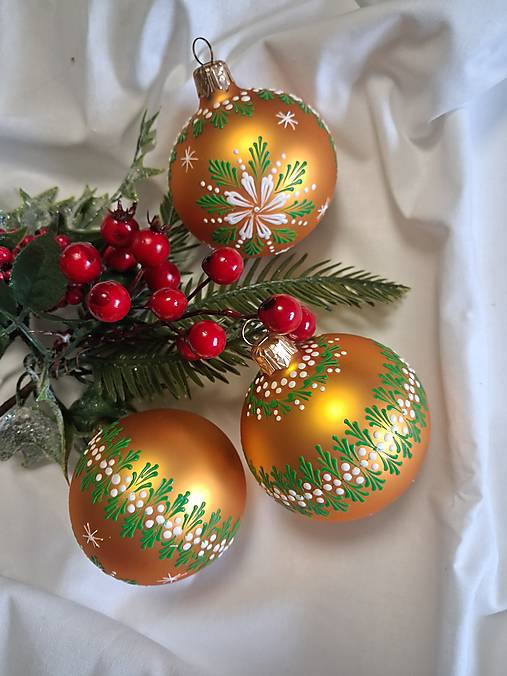 Dekorácie - Vianočné gule zdobené voskom-zlaté - 17765530_