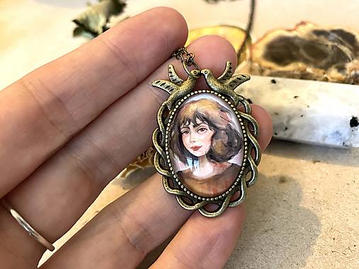 Náhrdelníky - Slnkom pobozkaná-medailón - 17769144_