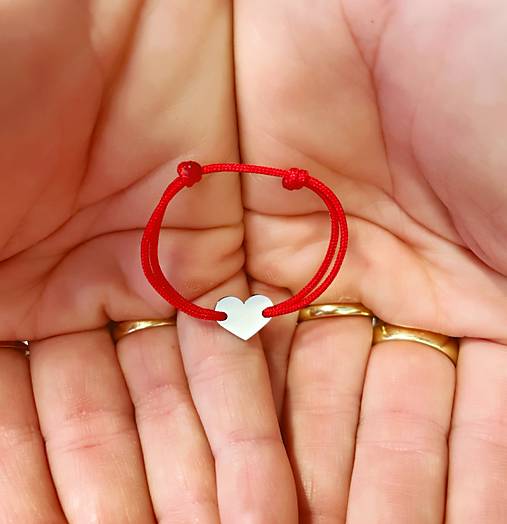 Detské doplnky - Šnúrkový náramok so srdiečkom z chirurgickej ocele pre bábätko - 17772031_