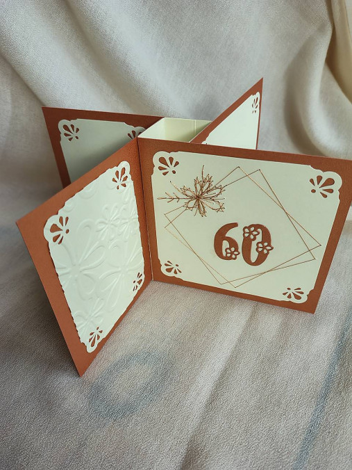 Papiernictvo - Fly card 60. - vyšívaná pohľadnica - 17776432_