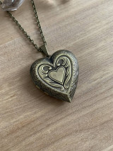 Náhrdelníky - otvárací medailón srdce-náhrdelník (Meď/Bronz) - 17777014_