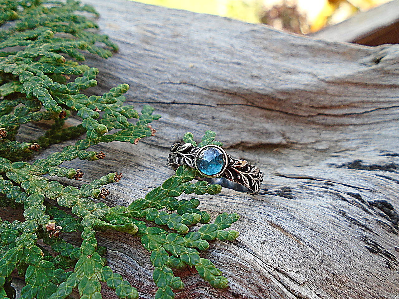 Strieborny prsteň Ag 925 Vavrínové listky Kyanit