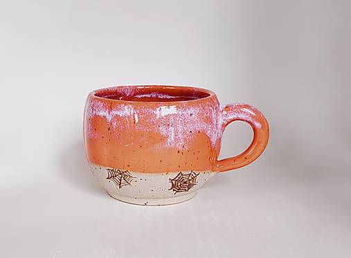 Nádoby - Keramická šálka jesenná s pavučinkou - 17777878_