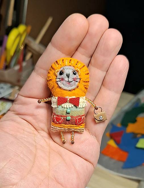 Brošne - lev brošňa - 17779916_