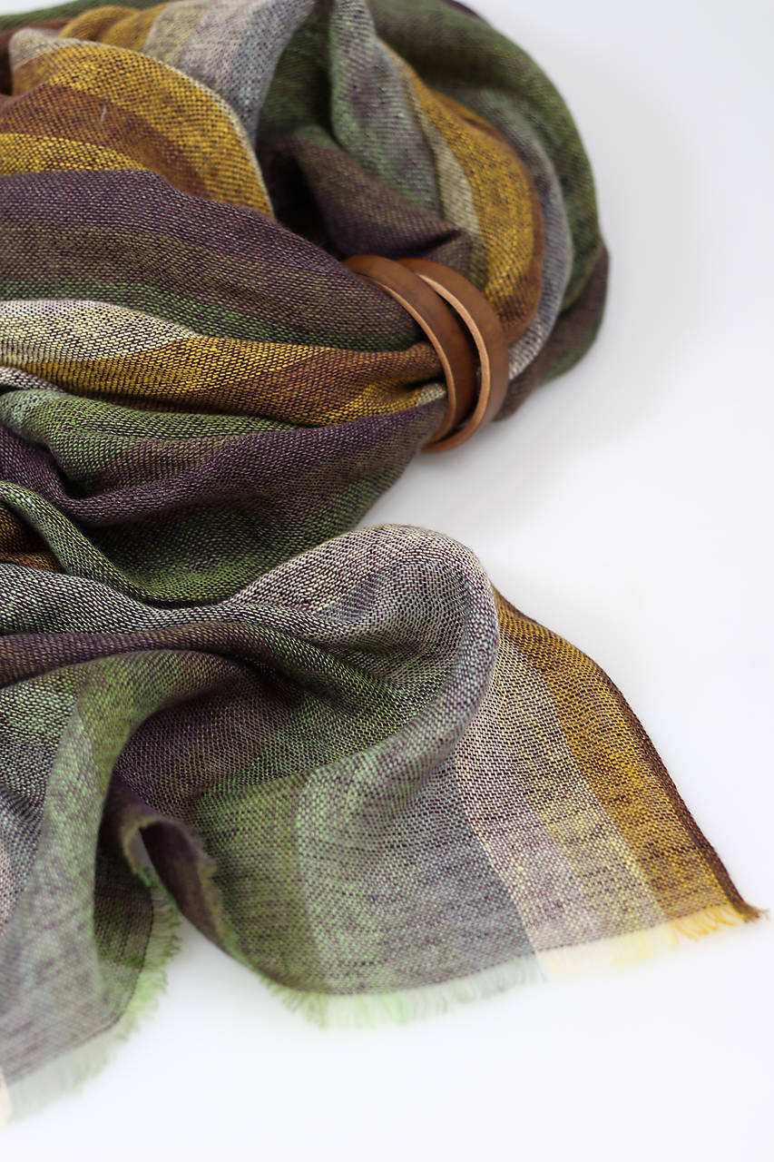 Jesenná prírodná hnedozelená šatka zo 100% ľanu s remienkom