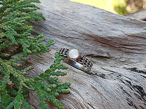 Strieborny prsteň Ag 925 Antik Mesačný kameň