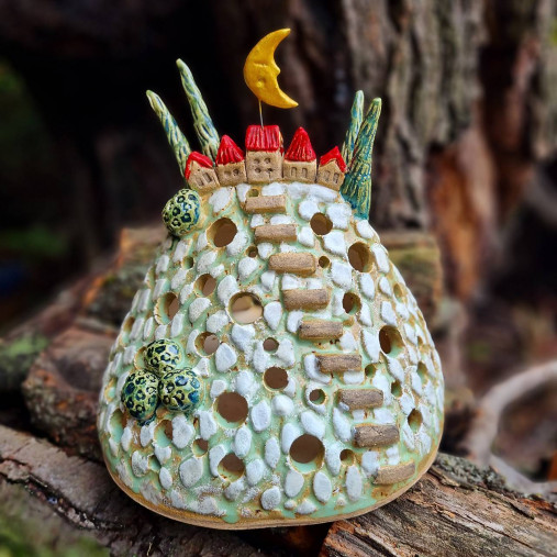 Svietidlá - Hillside Village keramický svietnik - 17781814_