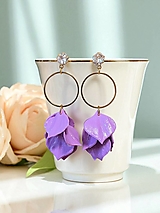 Náušnice - Napichovacie náušnice s fialovými lupienkami, zirkóny, nerez - 17780857_