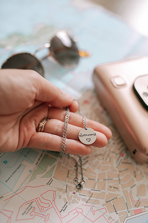 Náhrdelníky - Náhrdelník ulietavam si - 17783840_