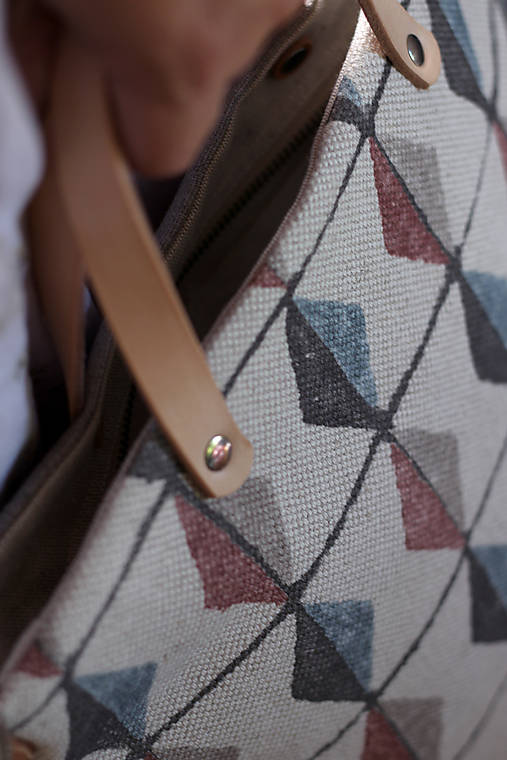 Ľanová crossbody kabelka z ľanu – prírodná elegancia v casual štýle