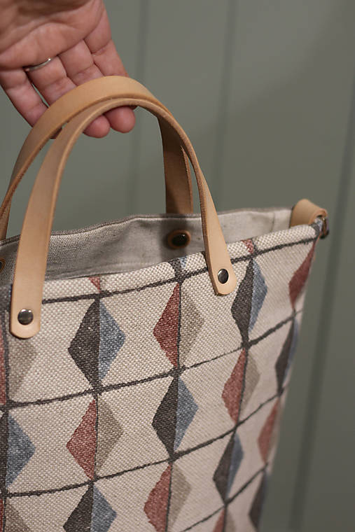 Ľanová crossbody kabelka z ľanu – prírodná elegancia v casual štýle