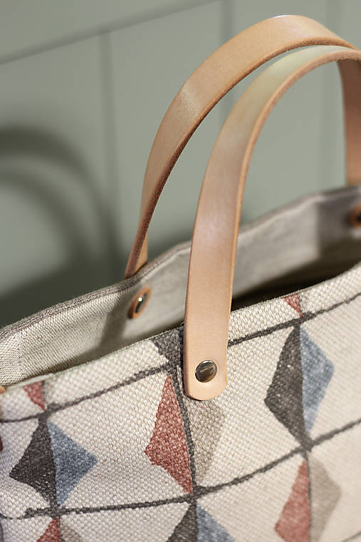 Ľanová crossbody kabelka z ľanu – prírodná elegancia v casual štýle
