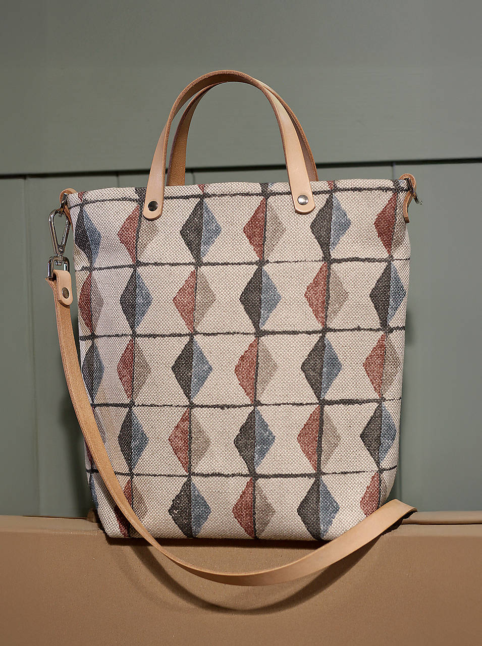 Ľanová crossbody kabelka z ľanu – prírodná elegancia v casual štýle