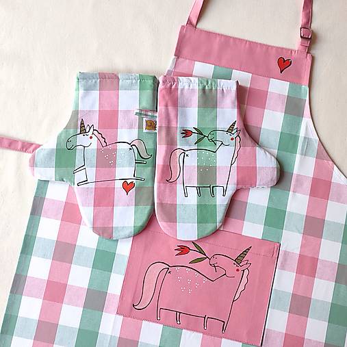 Iné oblečenie - S JEDNOROŽCEM - zástěra a chňapky - 17783227_