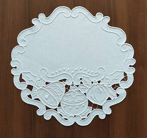 Úžitkový textil - Ručne vyšívaná dečka richelieu  46,5 x 44,5 cm cm - 17783100_