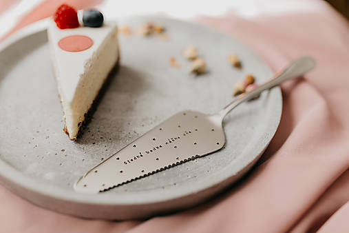 Príbory, varešky, pomôcky - Tortová servírovacia lopatka-Sladká bodka nášho dňa - 17785819_