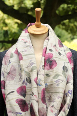 Šály a nákrčníky - Dámsky veľký dvojitý ľanový nákrčník s ružovo-fialovými kvetmi Poppy - 17787313_