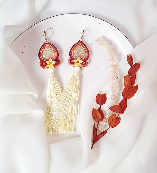 Náušnice - Šujtášové náušnice so strapcami AURÉLIA - 17787178_