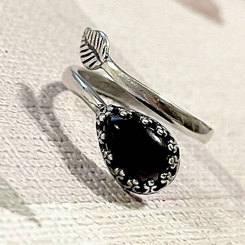 Teardrop Onyx AG925 Ring / Strieborný prsteň v tvare slzy s ónyxom E001