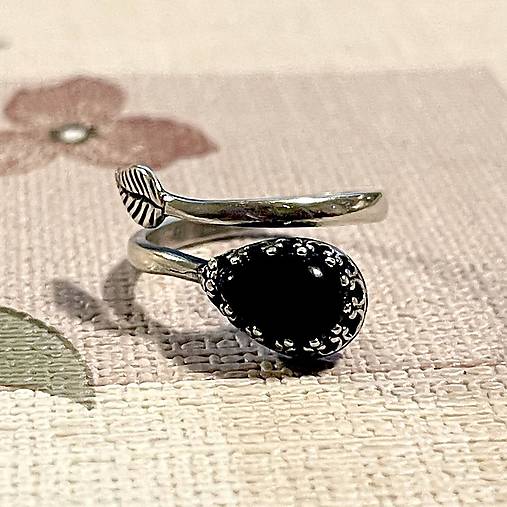 Teardrop Onyx AG925 Ring / Strieborný prsteň v tvare slzy s ónyxom E001