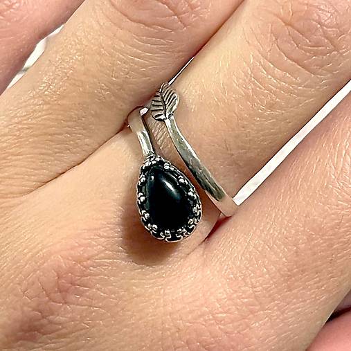 Teardrop Onyx AG925 Ring / Strieborný prsteň v tvare slzy s ónyxom E001