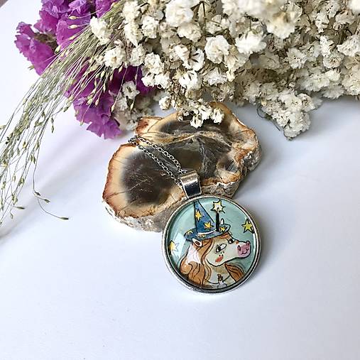 Náhrdelníky - Jednorožec kúzelníčka -medailón - 17789111_