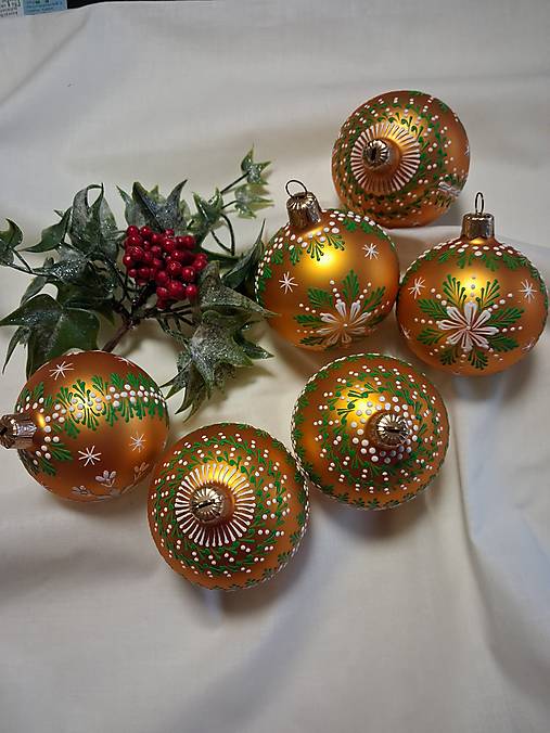 Dekorácie - Vianočné gule zdobené voskom-zlaté - 17790469_