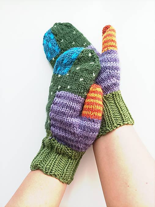 Rukavice - Zelené bláznivé  palčiaky  - 17792803_