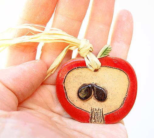 Keramické jabĺčka na zavesenie