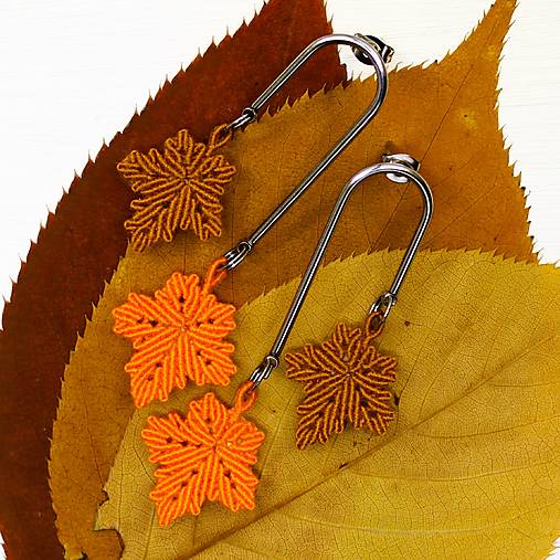 Náušnice - Makramé náušnice "Javorové listy I" – ručne viazané listové náušnice v jesenných  - 17793218_