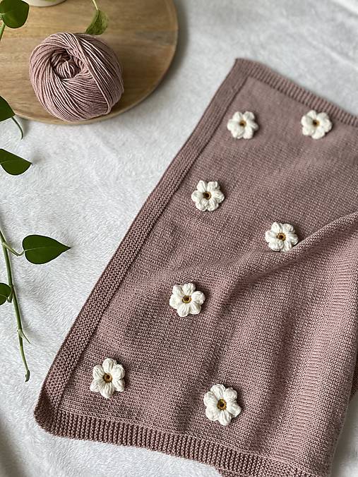 Úžitkový textil - Pletená merino deka Flower - 17793169_
