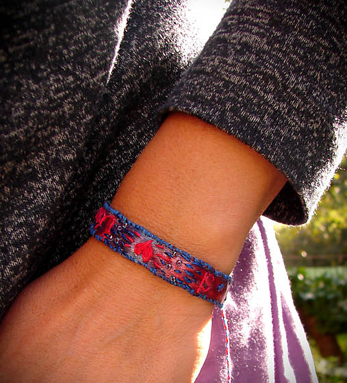 Náramky - náramok: "Si láska" - 17793943_