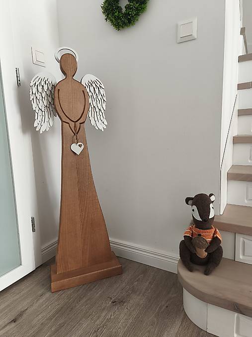 Dekorácie - Drevený anjel - ochranca domova - 17794153_