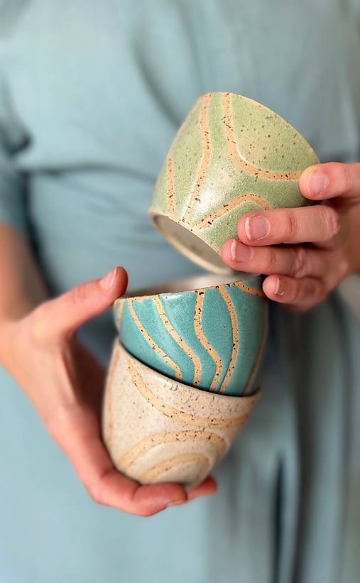 Nádoby - Kolekcia Krivky / Šálka mint - 17795678_