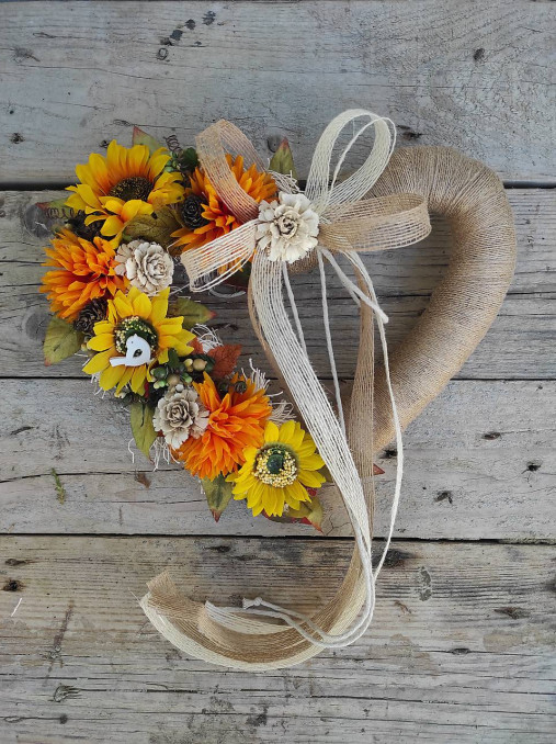 Dekorácie - Jesené srdce - prírodný jesenný  veniec na dvere 30 x 25cm. - 17794420_