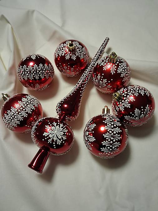 Dekorácie - Vianočné gule zdobené voskom červeno-biely set - 17795870_