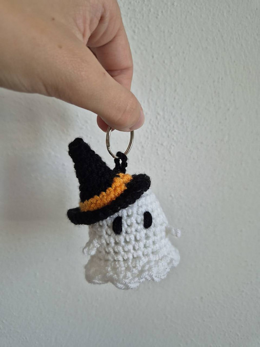Halloweenske kľúčenky (duch s klobúkom)