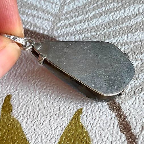 Vivid Labradorite Pendant AG925 / Strieborný prívesok s labradoritom A100