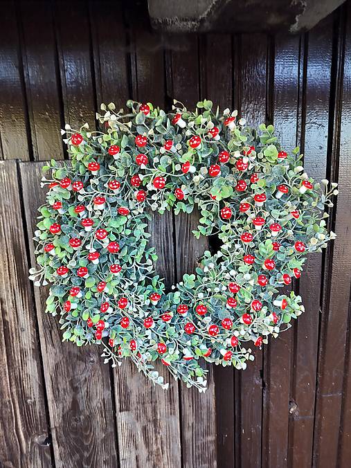 Jesenný veniec muchotrávky 