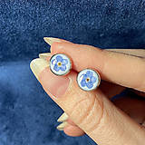 Náušnice - Živicové náušnice 10mm - nezábudka (strieborná) - 17796411_