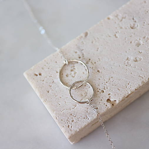 Náhrdelníky - Strieborný náhrdelník Spojenie dvoch - 17800280_