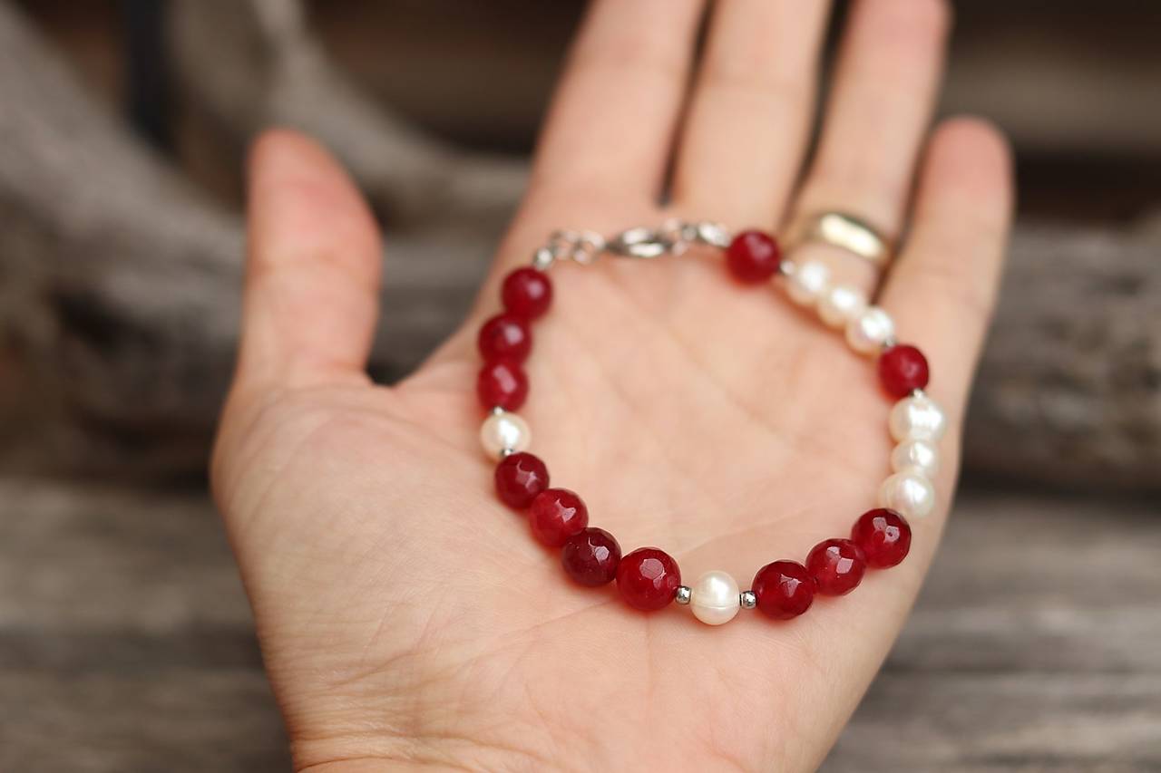 Náramok s perlami a jadeitom